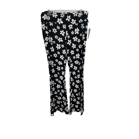 New No Boundaries Floral Knit Flare Pants XL Juniors Women Black‎ White - Picture 1 of 7